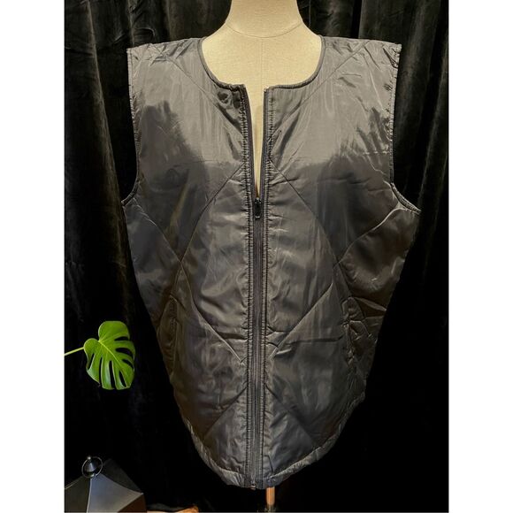 Socialite Black Vest - Picture 5 of 16